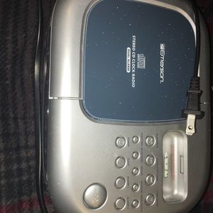 Stereo cd clock radio